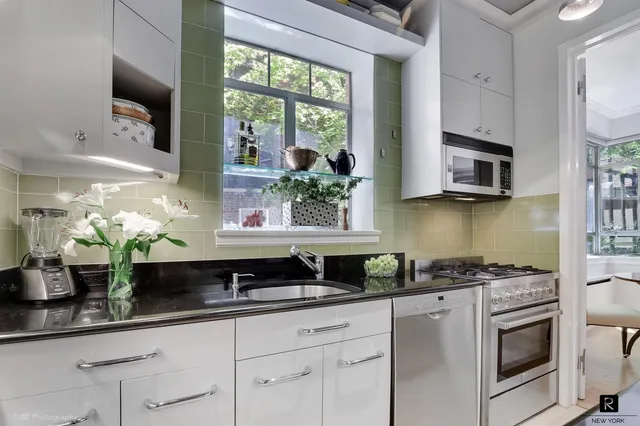 $1,225,000 | 440 East 56th Street, Unit 1G | Sutton Place