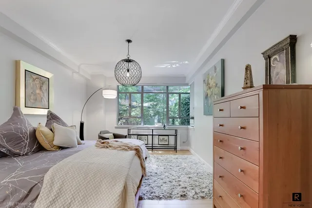 $1,225,000 | 440 East 56th Street, Unit 1G | Sutton Place