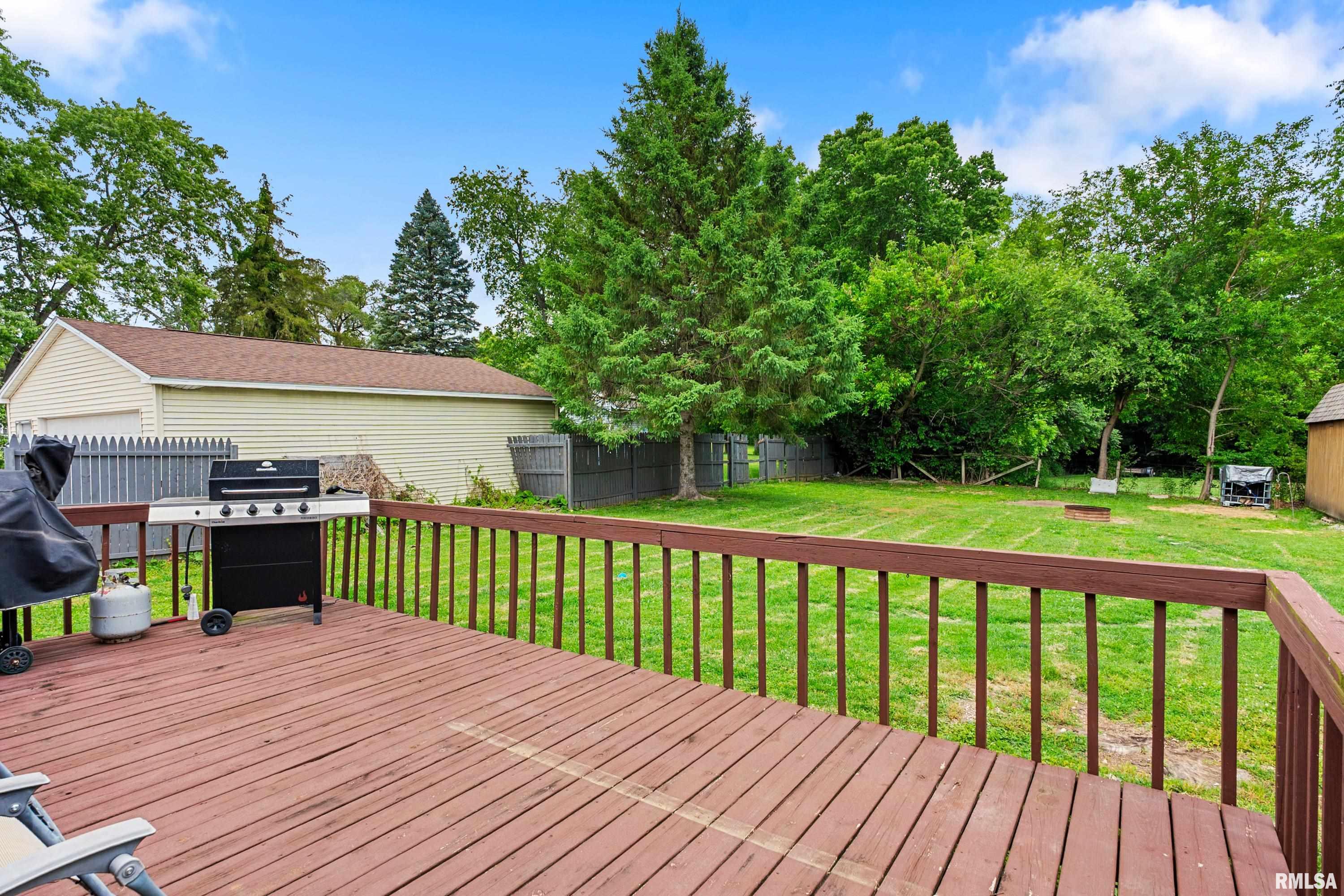 403 Edgewood Court Washington, IL 61571 - Photo 10 of 33