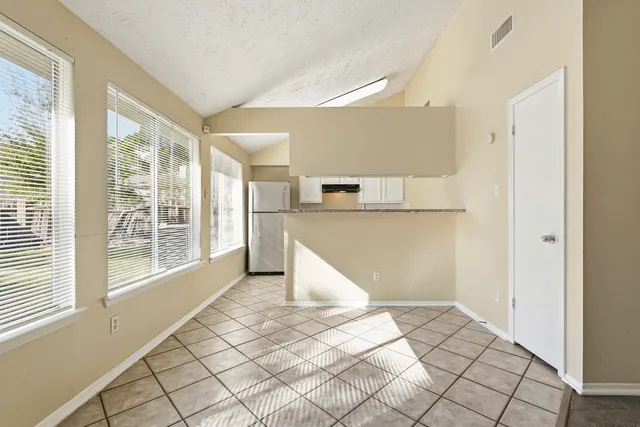 $1,660 | 16235 Cutten Road, Houston, TX 77070