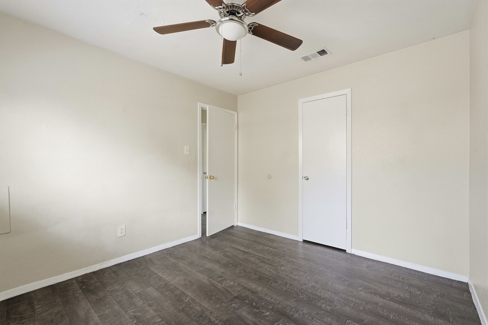 16235 Cutten Road Houston, TX 77070 - Photo 23 of 25 a view of an empty room