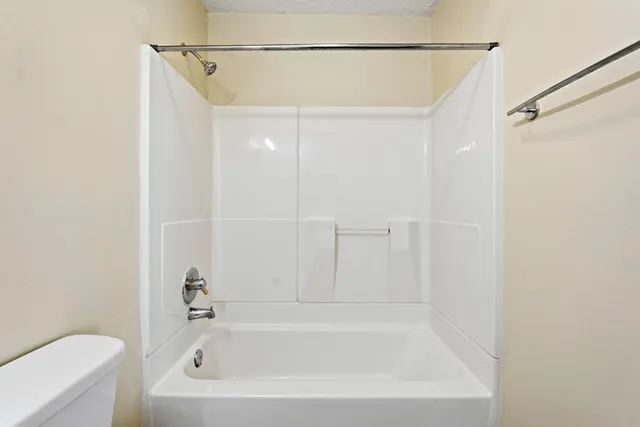 $1,660 | 16235 Cutten Road, Houston, TX 77070