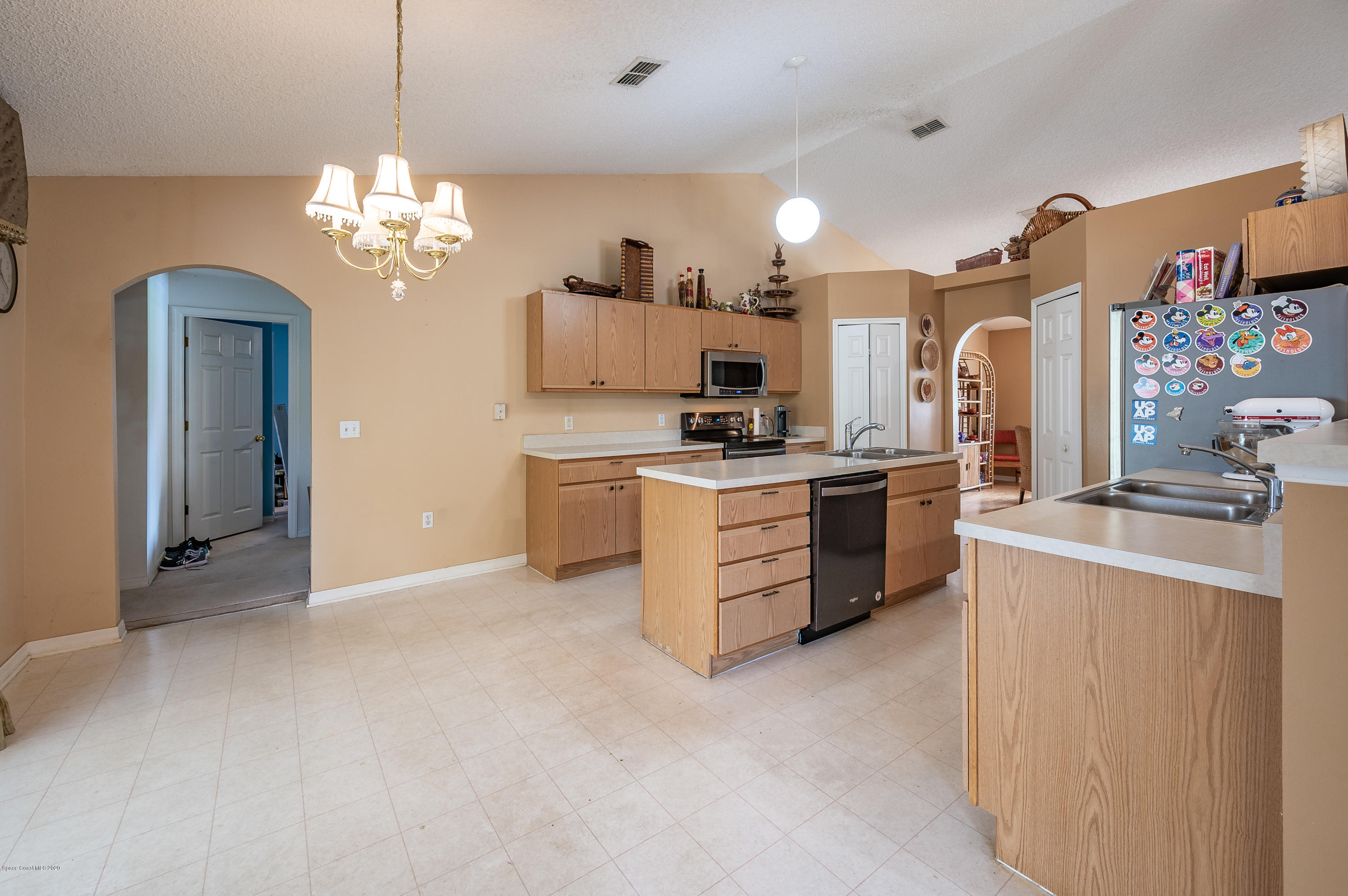 6735 Bryant Road Cocoa, FL 32927 - Photo 11 of 28 Kitchen Island prep sink'