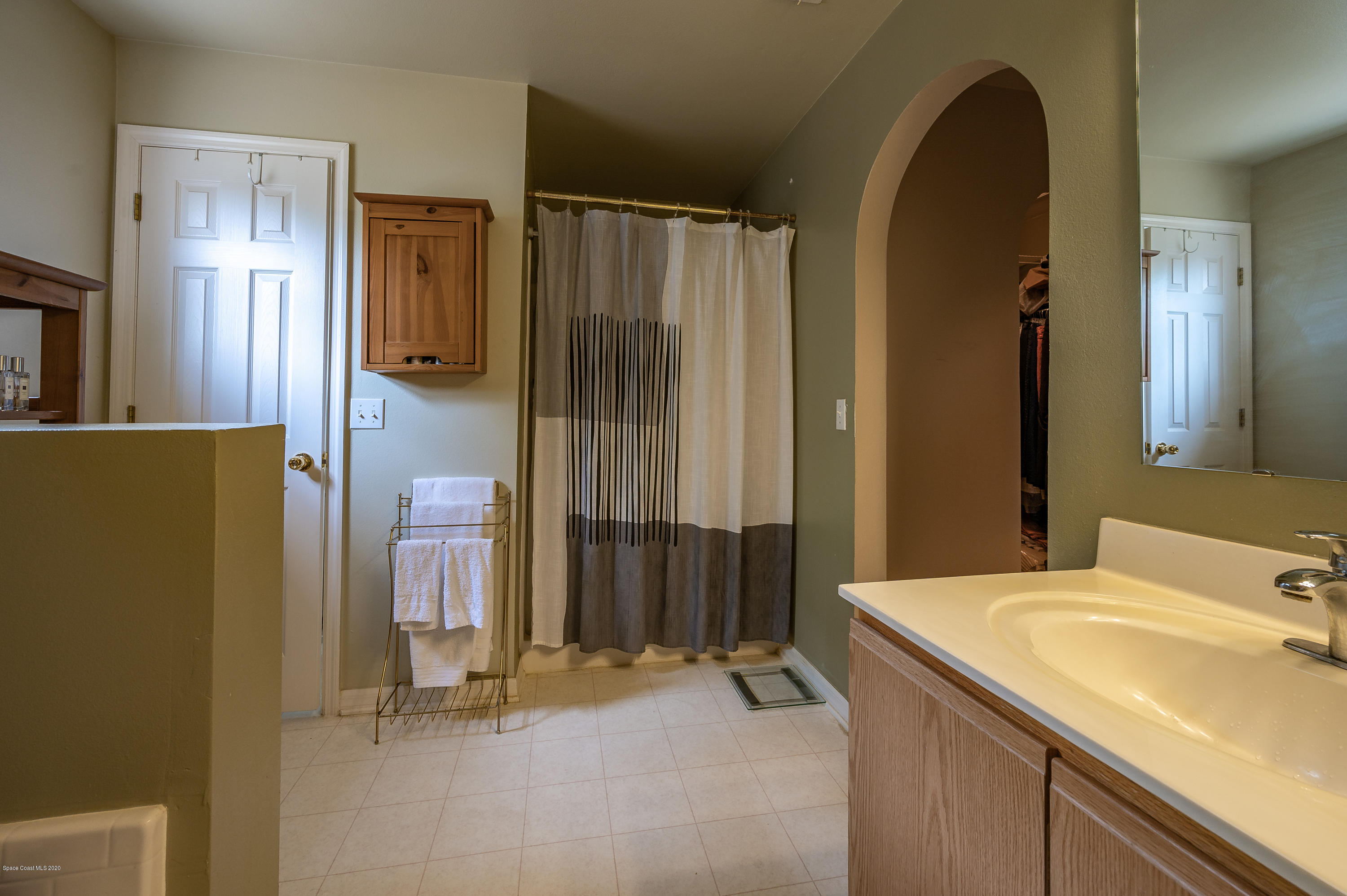 6735 Bryant Road Cocoa, FL 32927 - Photo 17 of 28 Master Bath Shower