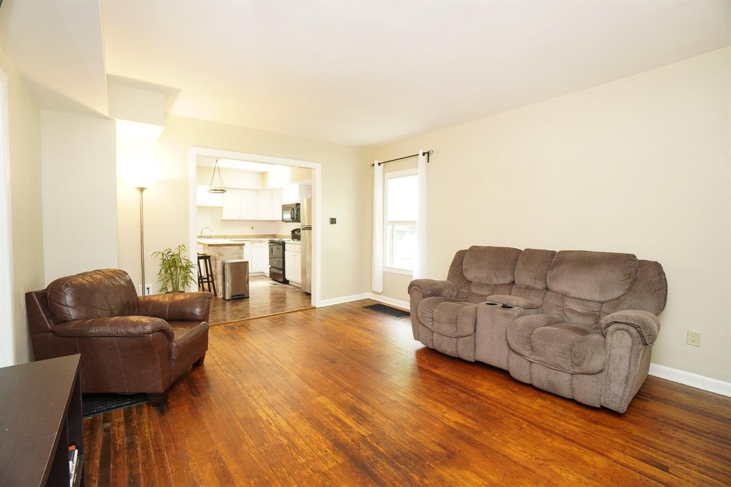 3909 Fulton Grove Road Cincinnati, OH 45245 - Photo 5 of 30 Gallery Image 5
