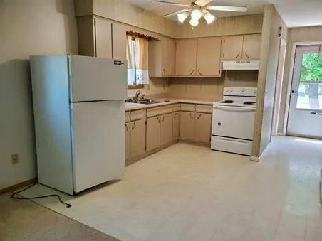 $679 | 376 4th Street East, Unit 2, Halstad, MN 56548