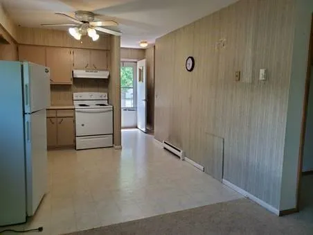 $679 | 376 4th Street East, Unit 2, Halstad, MN 56548