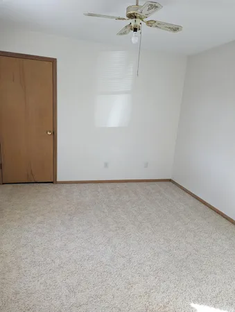 $679 | 376 4th Street East, Unit 2, Halstad, MN 56548
