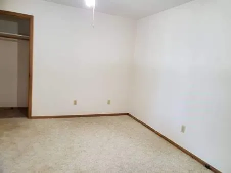 $679 | 376 4th Street East, Unit 2, Halstad, MN 56548