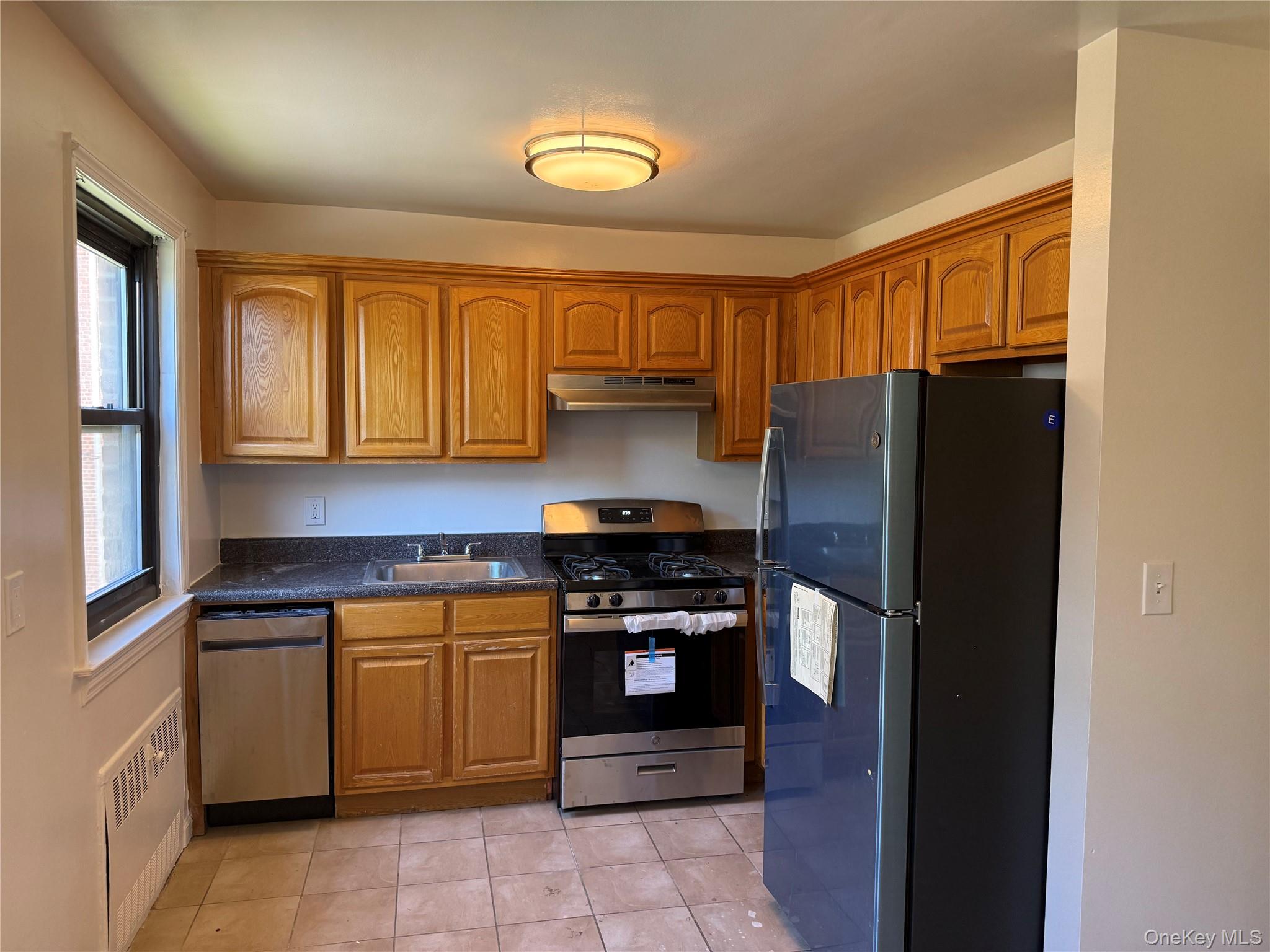 130 Virginia Road, Unit D White Plains, NY 10603 - Photo 3 of 5