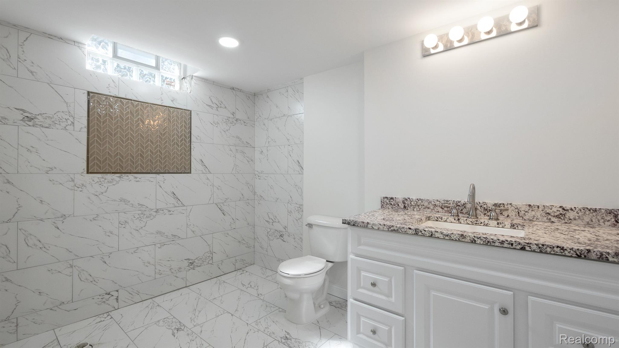 2164 East Hamlin Road Rochester, MI 48307 - Photo 24 of 34 Gallery Image 24