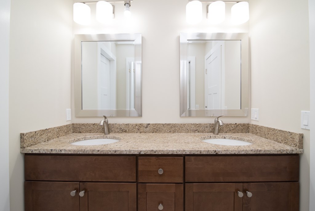 123 Cardinal Road Cranston, RI 02921 - Photo 20 of 22 Main Bath
