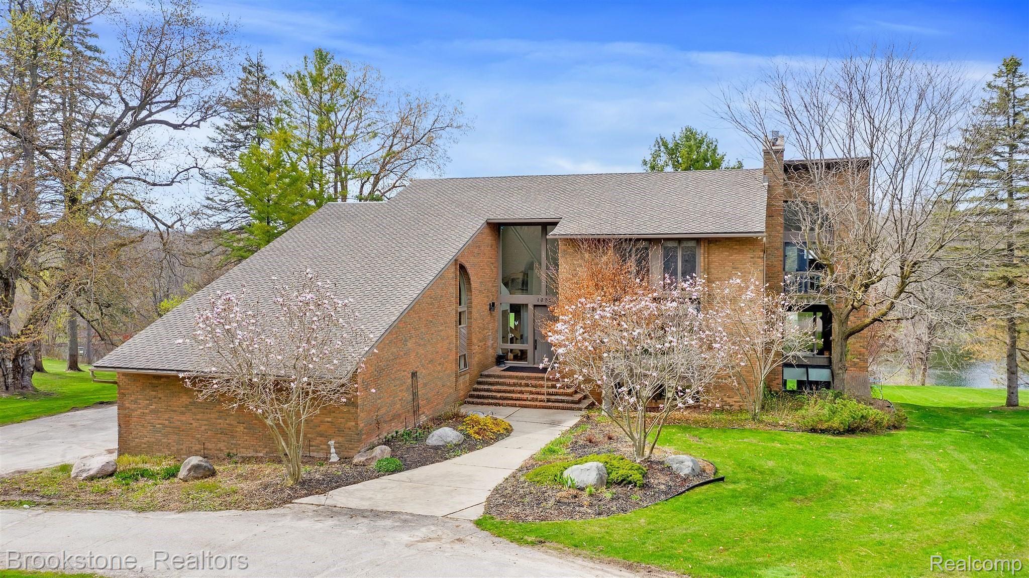 1805 Washington Road Rochester, MI 48306 - Photo 3 of 61 DJI_0505.jpg