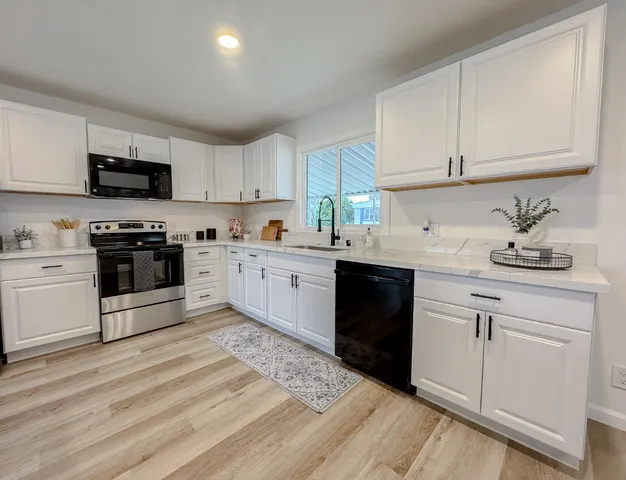 $164,900 | 7437 Sylmar Lane, Unit 178, Sacramento, CA 95842