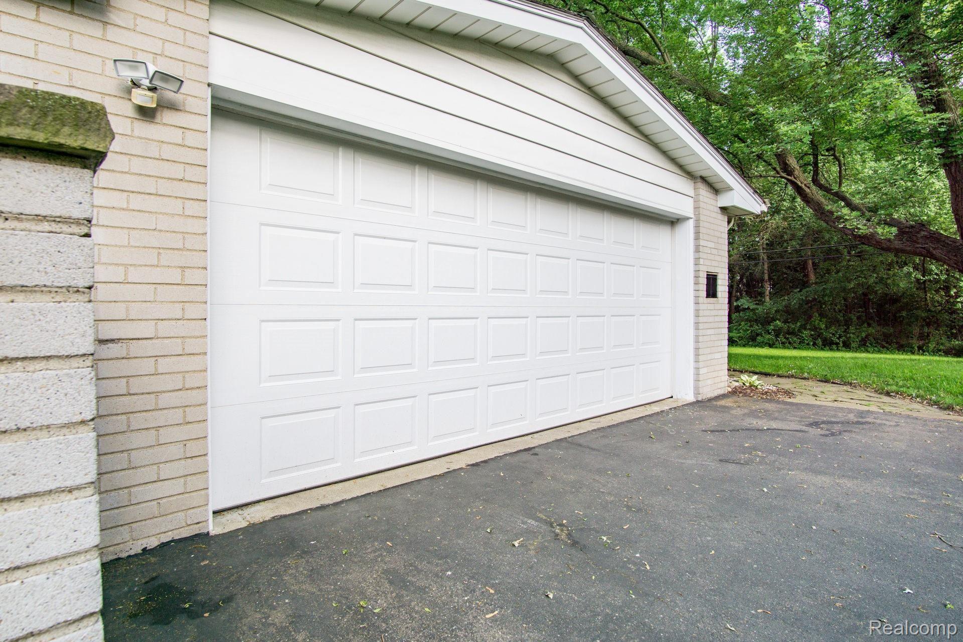 1162 Peveril Road Bloomfield Hills, MI 48304 - Photo 27 of 34 1162-Peveril-Rd-28.jpg