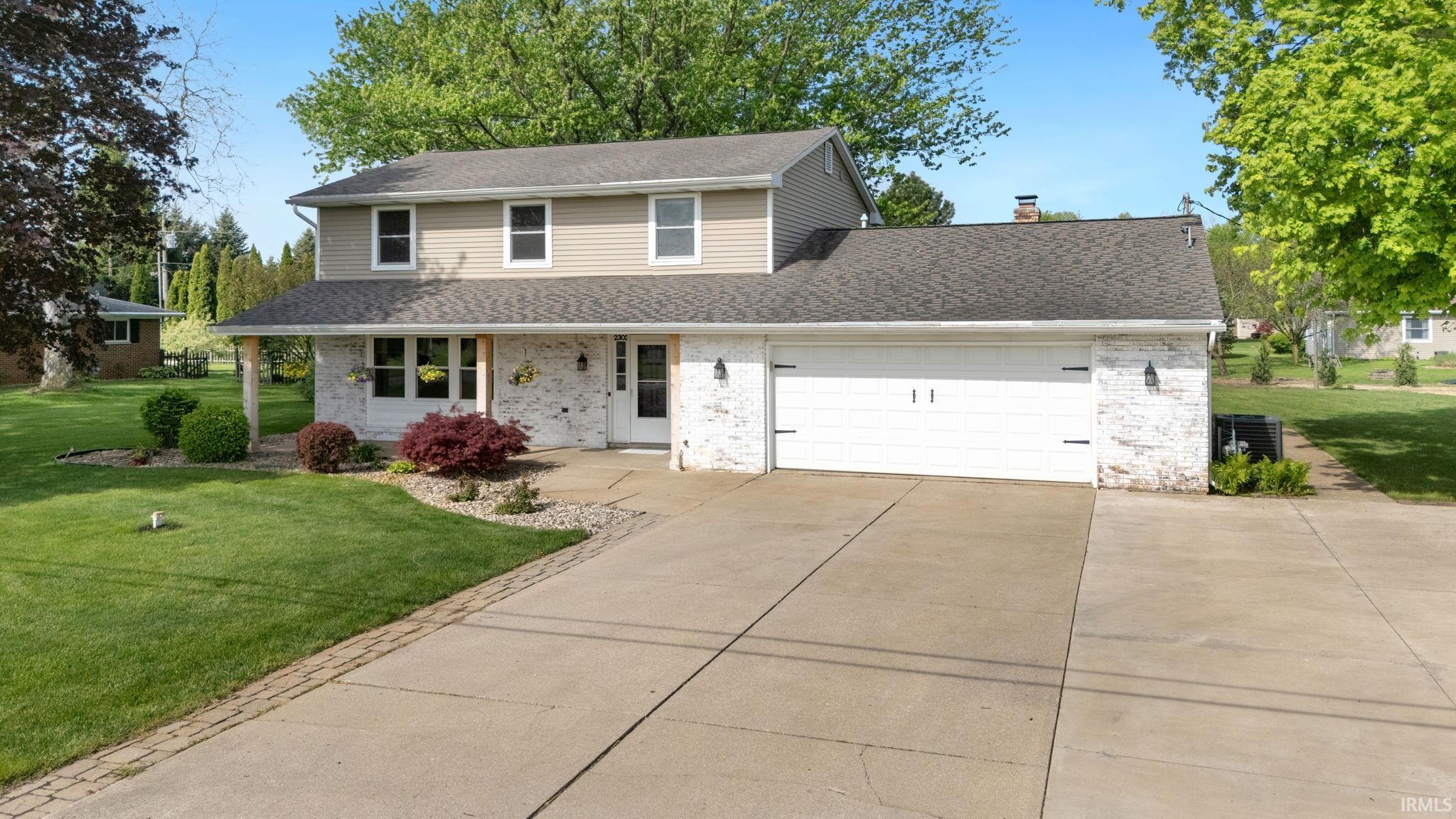 2303 South Country Club Road Warsaw, IN 46580 - Photo 3 of 33 Gallery Image 3