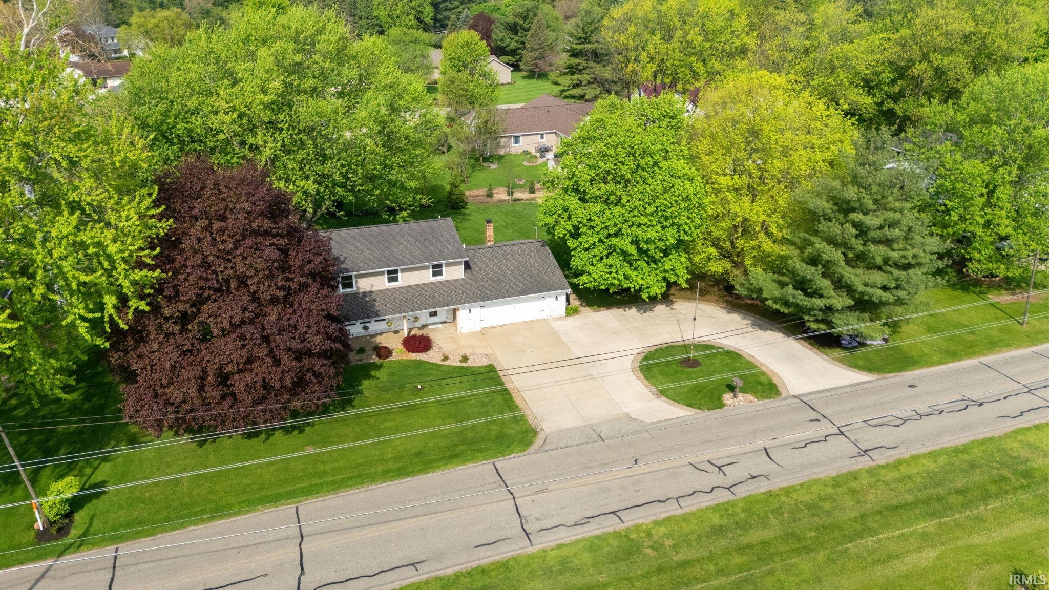 2303 South Country Club Road Warsaw, IN 46580 - Photo 5 of 33 Gallery Image 5