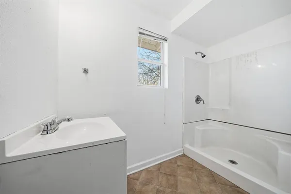 $199,900 | 1205 West 10th Street, McGregor, TX 76657