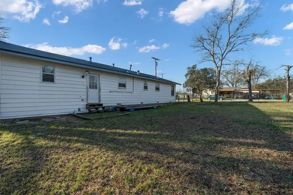 $199,900 | 1205 West 10th Street, McGregor, TX 76657