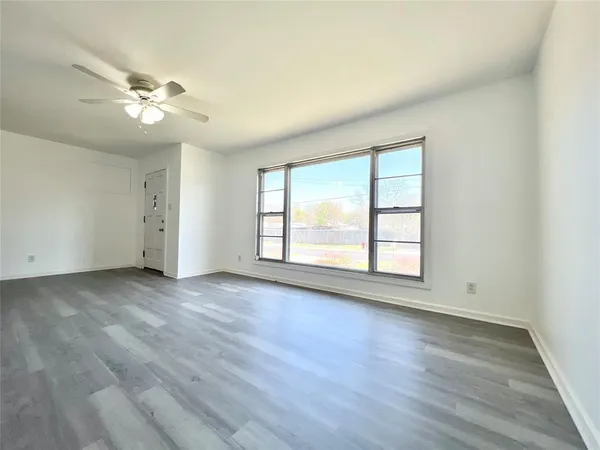 $199,900 | 1205 West 10th Street, McGregor, TX 76657