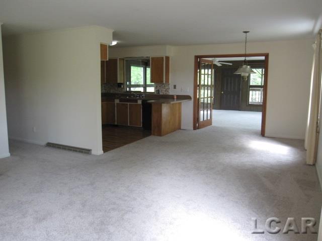 3666 Country Club Road Adrian, MI 49221 - Photo 5 of 32 Dining Area