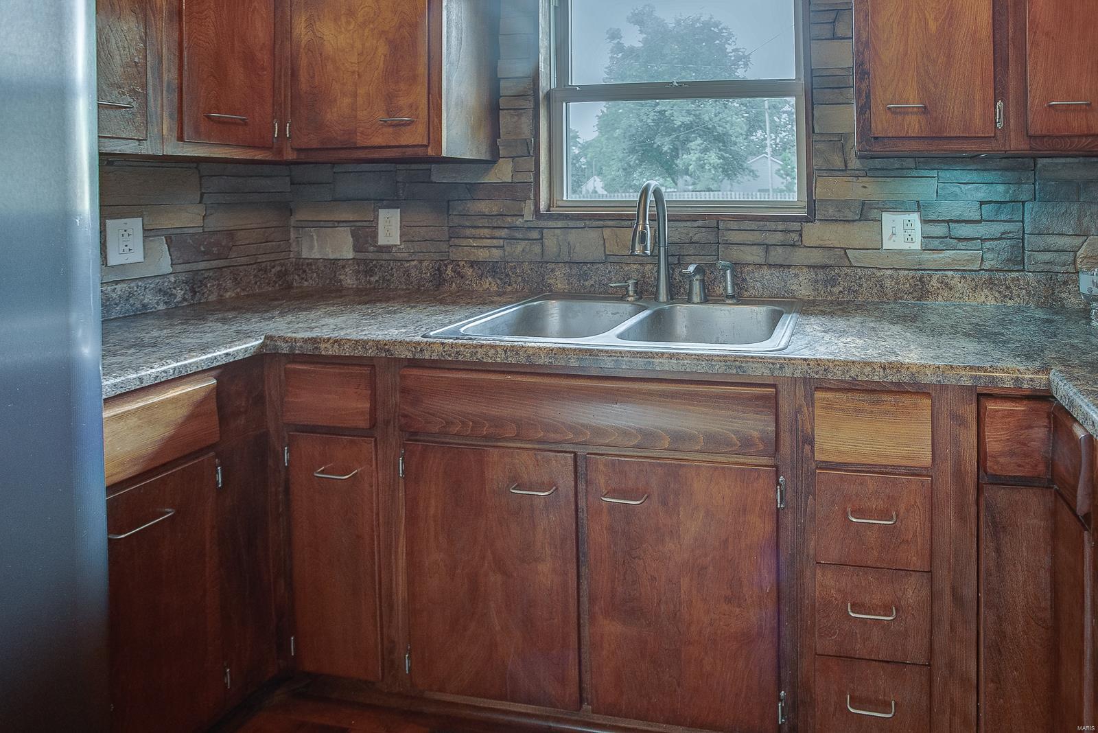 505 Benton Street Mount Olive, IL 62069 - Photo 12 of 45