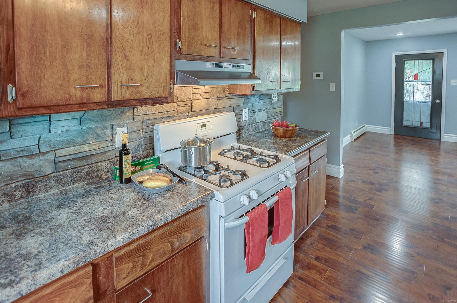 505 Benton Street Mount Olive, IL 62069 - Photo 13 of 45