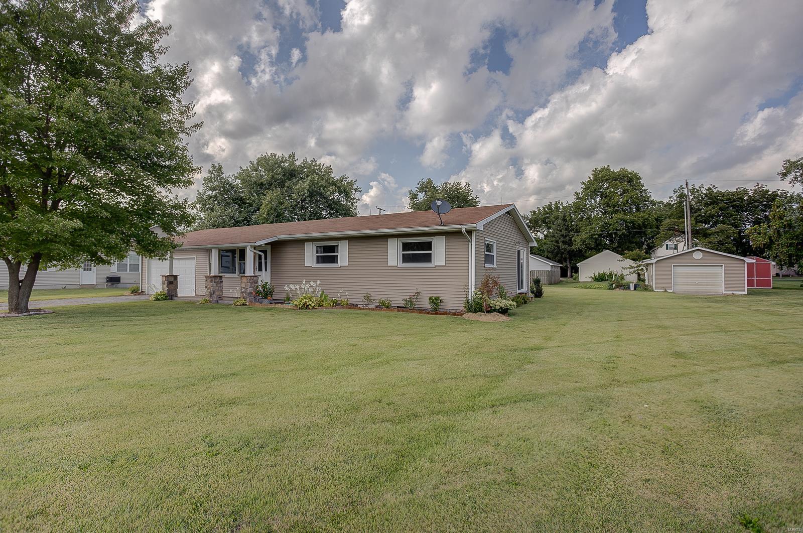 505 Benton Street Mount Olive, IL 62069 - Photo 37 of 45