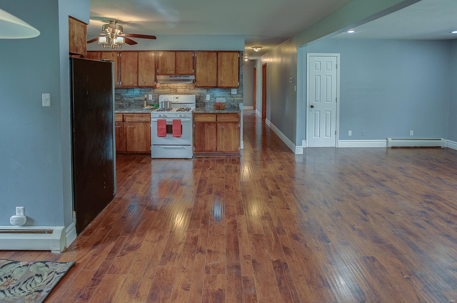 505 Benton Street Mount Olive, IL 62069 - Photo 9 of 45