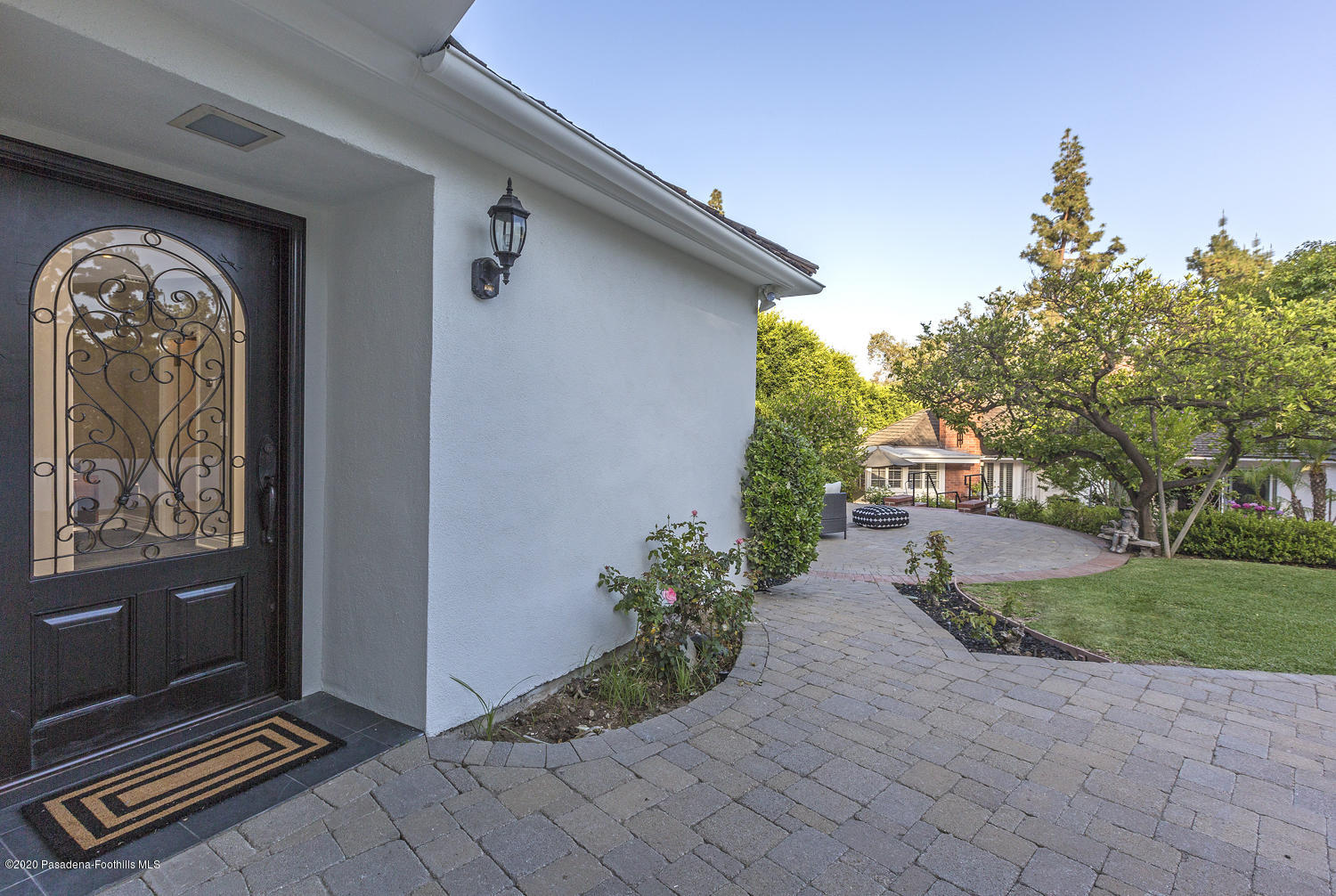 1175 Arden Road Pasadena, CA 91106 - Photo 20 of 30 a view of backyard with hardwood
