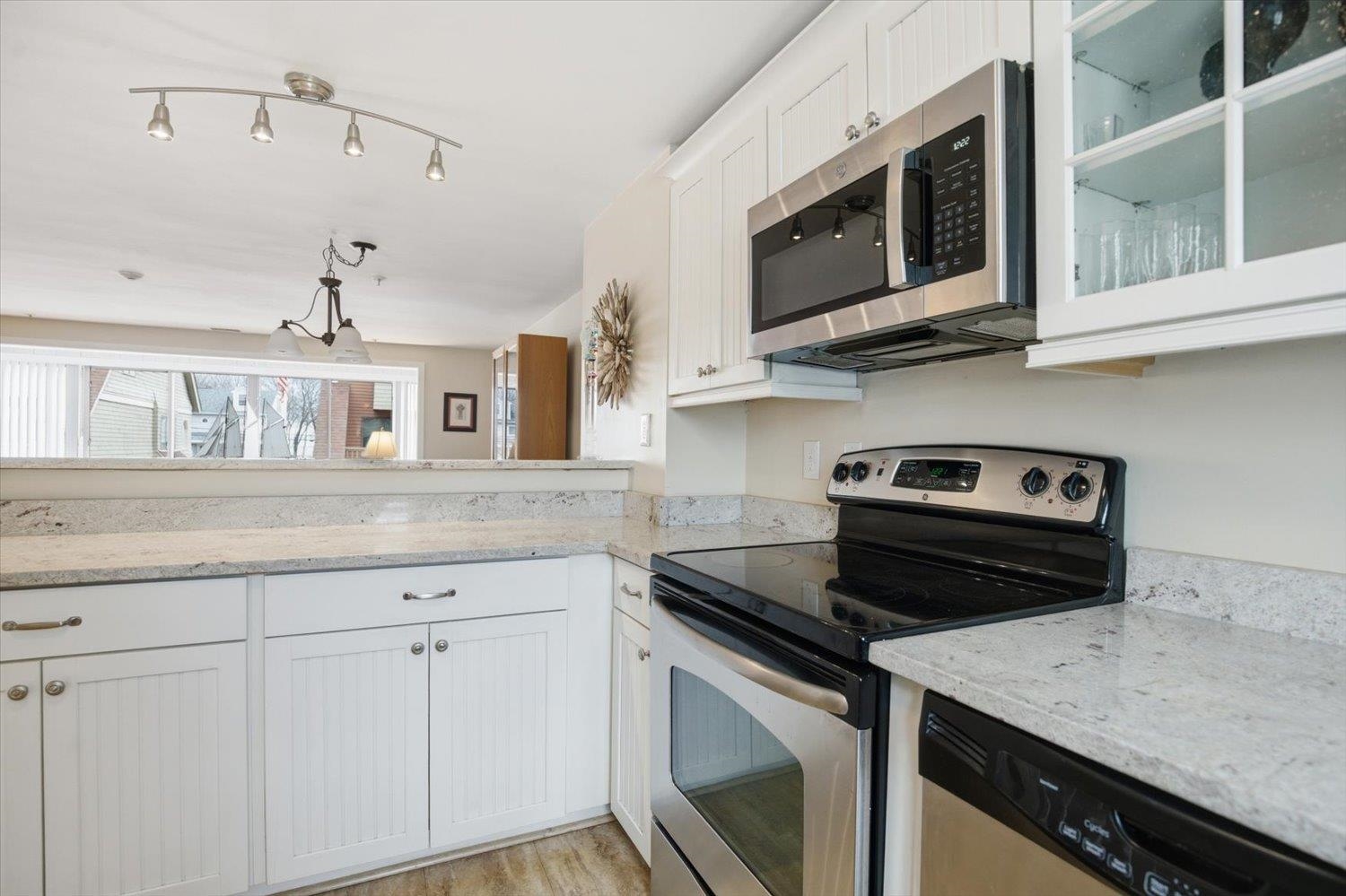 989 Ocean Boulevard, Unit 8 Hampton, NH 03842 - Photo 11 of 49