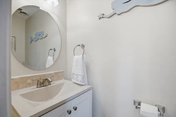 $599,000 | 989 Ocean Boulevard, Unit 8, Hampton, NH 03842