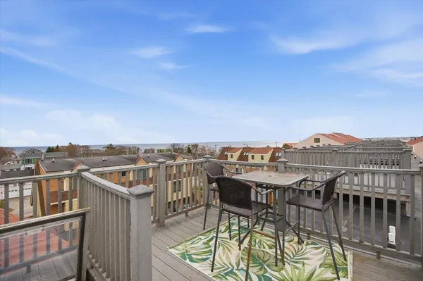 $599,000 | 989 Ocean Boulevard, Unit 8, Hampton, NH 03842