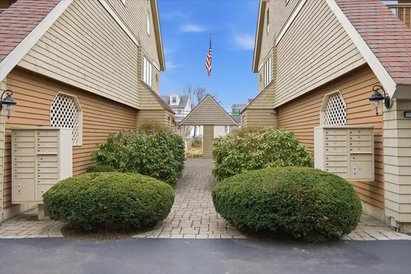 $599,000 | 989 Ocean Boulevard, Unit 8, Hampton, NH 03842