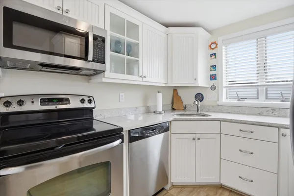 $599,000 | 989 Ocean Boulevard, Unit 8, Hampton, NH 03842