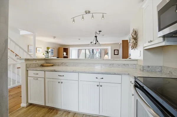 $599,000 | 989 Ocean Boulevard, Unit 8, Hampton, NH 03842
