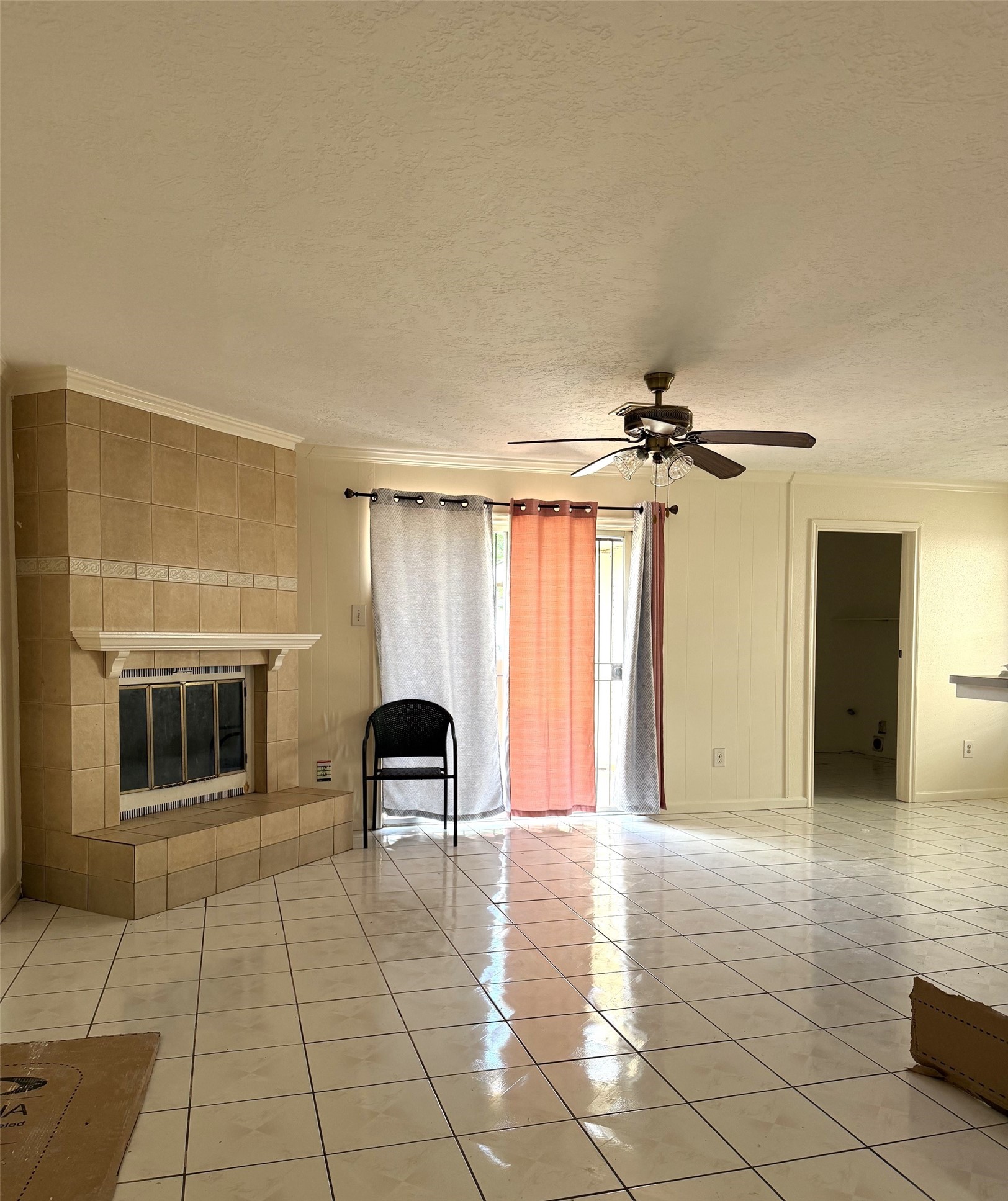 10830 Overlea Drive Houston, TX 77089 - Photo 2 of 6 Family with fireplace