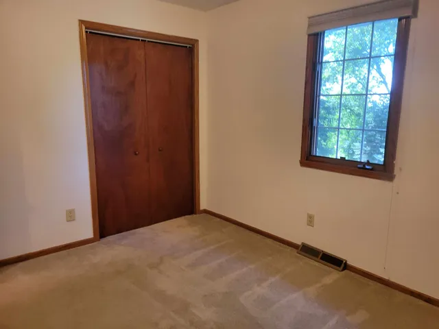 $325,000 | 862 Brandy Bend Road, Roscoe, IL 61073