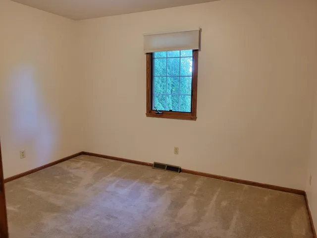 $325,000 | 862 Brandy Bend Road, Roscoe, IL 61073