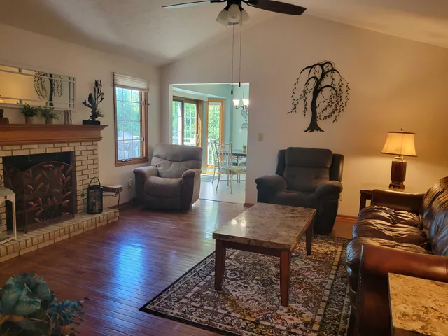 $325,000 | 862 Brandy Bend Road, Roscoe, IL 61073