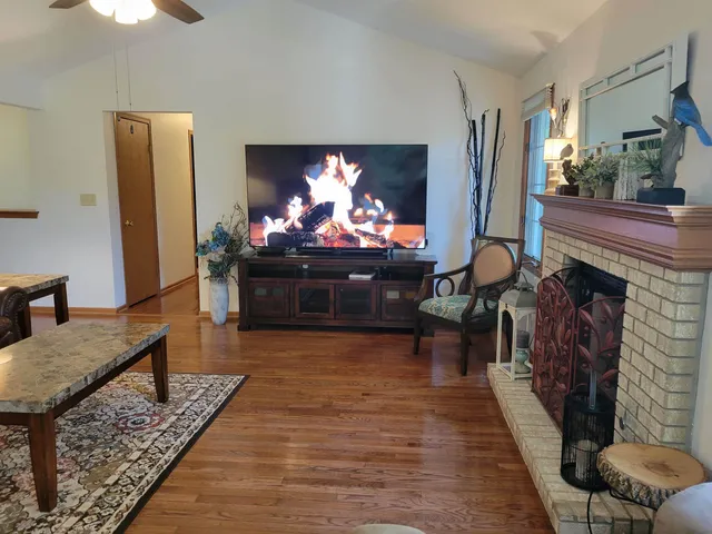 $325,000 | 862 Brandy Bend Road, Roscoe, IL 61073