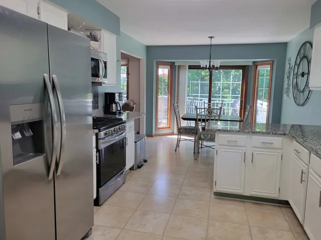 $325,000 | 862 Brandy Bend Road, Roscoe, IL 61073