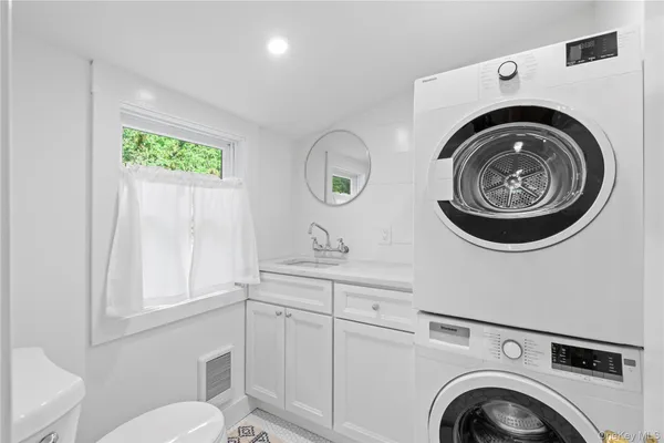 $6,500 | 152 Main Street, Cold Spring Harbor, NY 11724