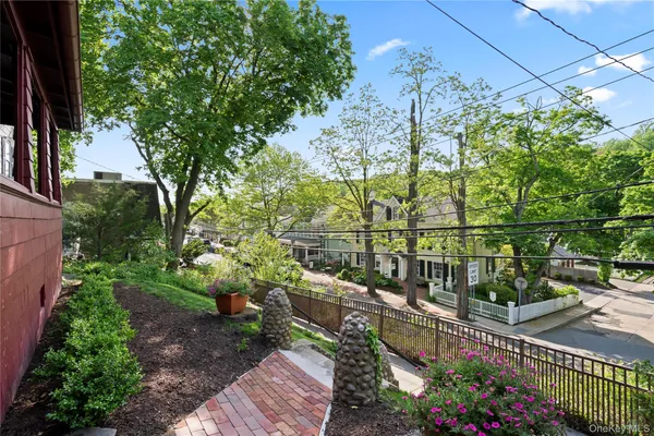 $6,500 | 152 Main Street, Cold Spring Harbor, NY 11724