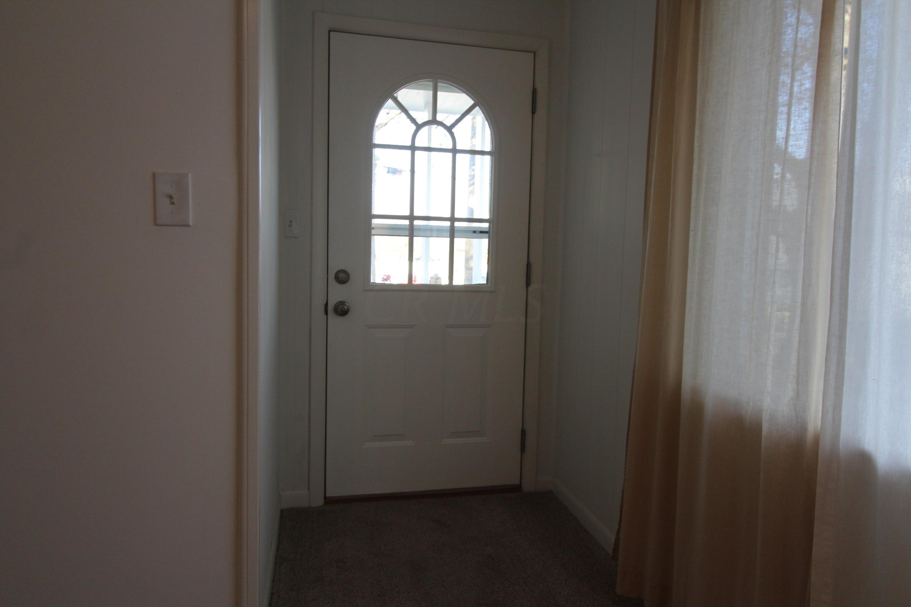 25 Tibet Road Columbus, OH 43202 - Photo 4 of 26