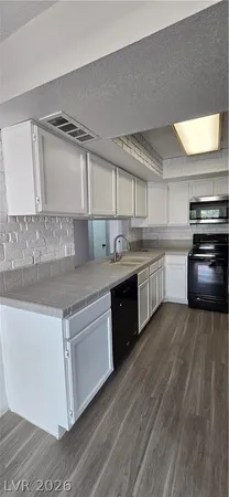 $1,350 | 5088 Jeffreys Street, Unit 202, Las Vegas, NV 89119