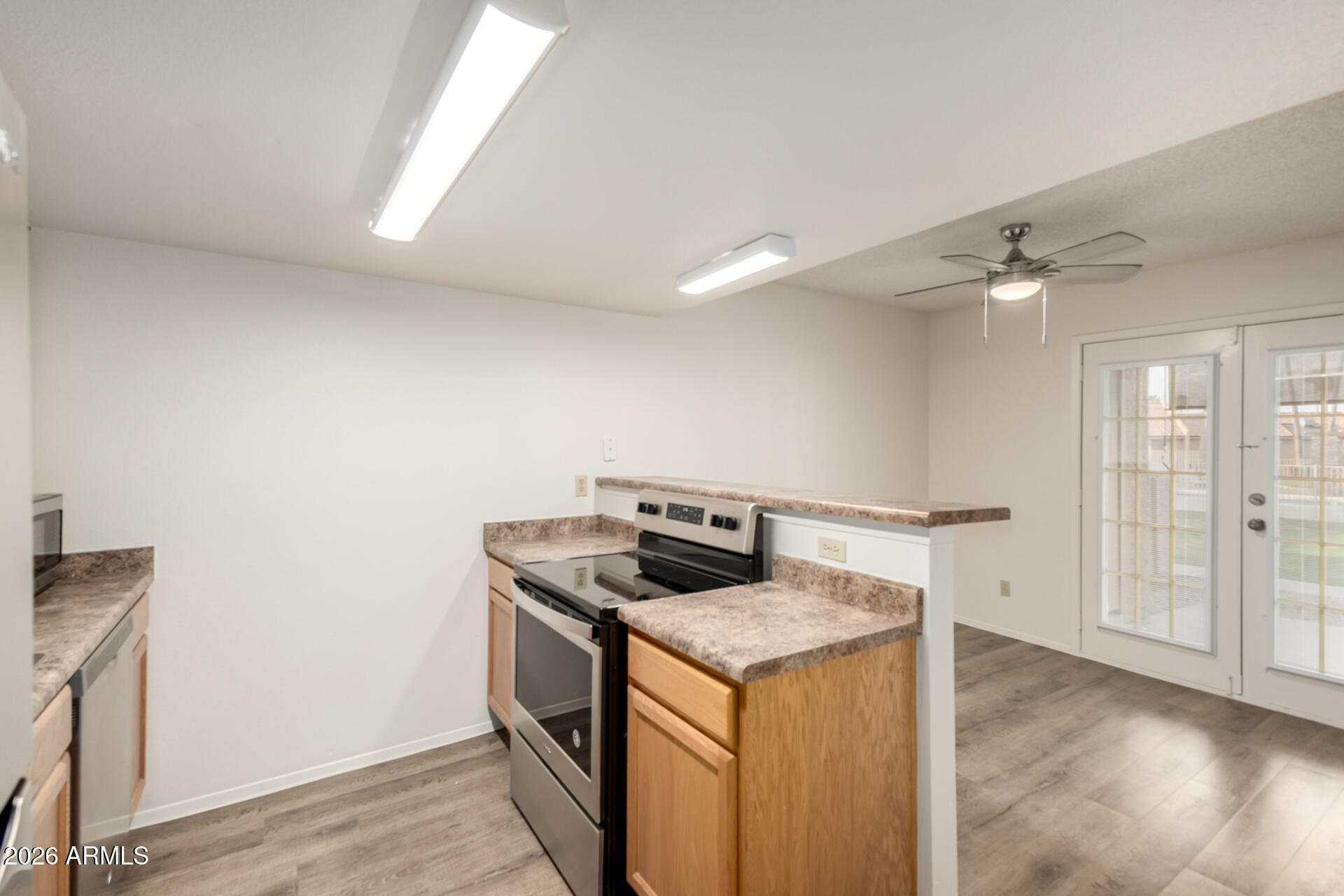 3511 East Baseline Road, Unit 1249 Phoenix, AZ 85042 - Photo 7 of 29 Kitchen / Dining Room