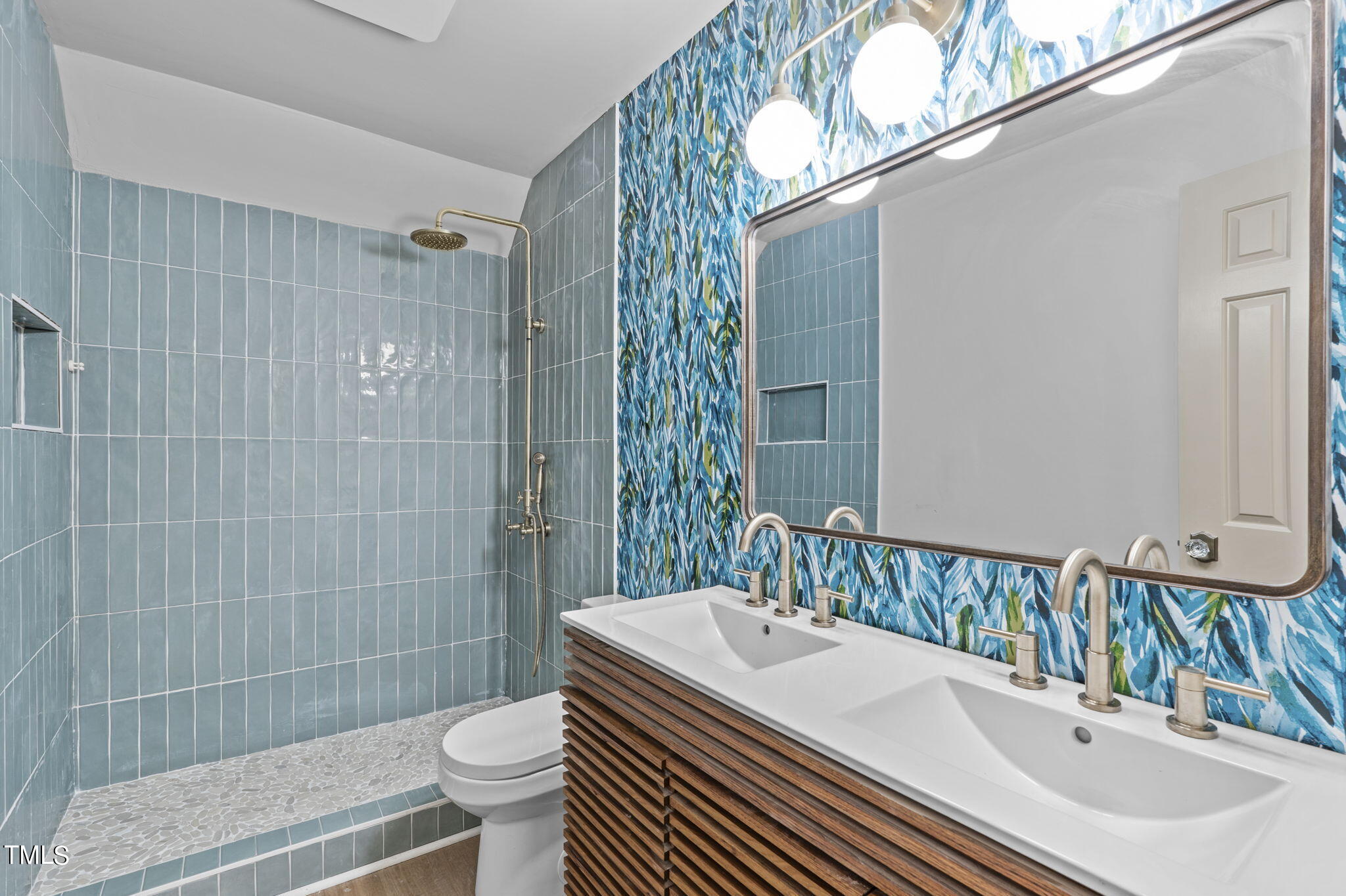 5701 Setter Circle Raleigh, NC 27609 - Photo 30 of 39 2ND FLR FULL BATH W/DBL VANITIES