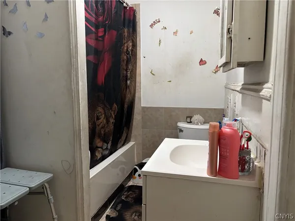 $169,900 | 760 Elizabeth Street, Utica, NY 13501