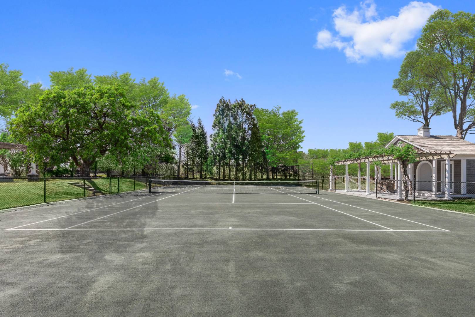 15 Ruxton Road East Hampton, NY 11937 - Photo 22 of 23 Gallery Image 22